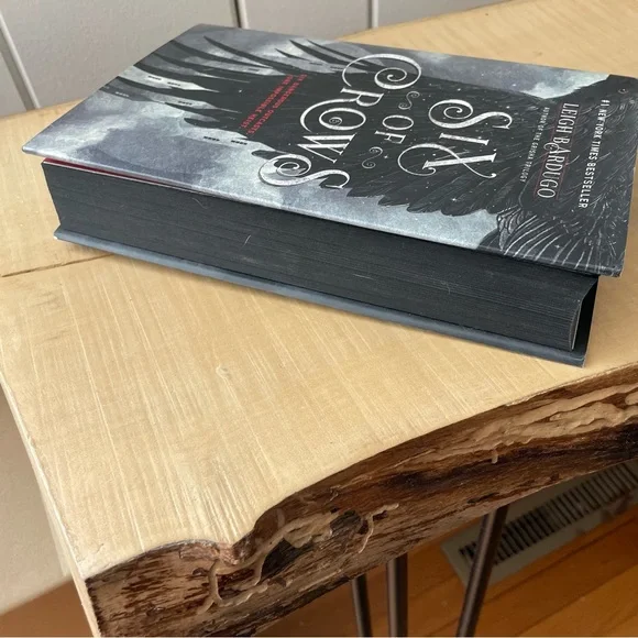 JUST IN Six of Crows Bardugo Fantasy Heist Novel Intrigue Teen Fiction Hardcover - Picture 5 of 9